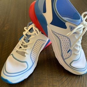 Fabletics running shoes